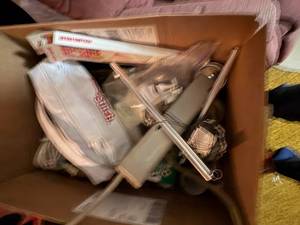 lot 2165 image: SMALL SEWING MACHINE, WIND CHIMES, SEWING ITEMS, CRAFT ITEMS & EXT. CORD- LR