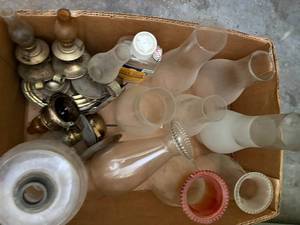 lot 1510 image: Miniature kerosene lamps, globes & parts -- DR