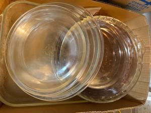 lot 1619 image: PIE PLATES AND 9X13 CAKE PANS............................KCHN