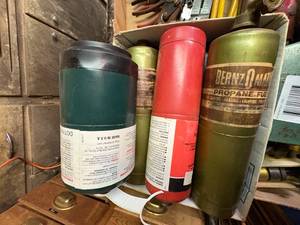 lot 1942 image: Torch & propane bottles --  NS