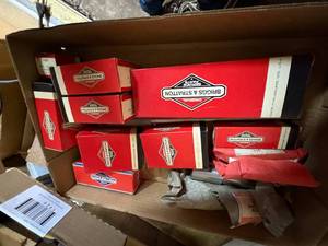 lot 1929 image: Briggs & Stratton tools, reamers, parts -- NS