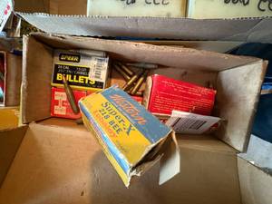 lot 1804 image: ,25 reloading bullets, 218B brass -- NS