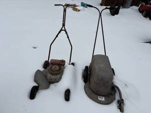 lot 1574 image: 2 old push mowers (Craftsman & Jiffy) -- BY