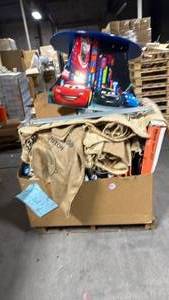 lot 56 image: Miscellaneous Pallet  - Retail $300