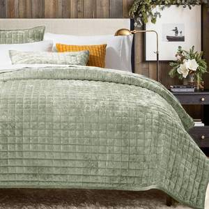 lot 1426 image: RECYCO Luxury Velvet Quilt Set King Size Bedding Sets, Ultra Soft Velvet Comforter Set, Lightweight Channel Box Stitch Oversized Bedspread Coverlet for All Season, with 2 Shams, Sage Green