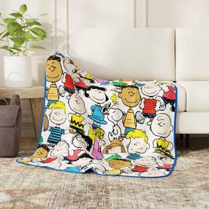lot 4128 image: Franco Collectibles� Peanuts� Charlie Brown, Snoopy, Lucy & Gang Super Soft Cozy Plush Throw Blanket, 40 in x 50 in, (Official Peanuts� Product)