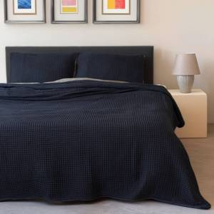 lot 13404 image: Viva Maison 100% Turkish Cotton Waffle Blanket King Size Black - Premium Quality, Light and Airy Waffle Weave All-Season Quilt - Lux Decorative Bedspread (Black, King Size 95 x 110 Inch)