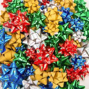 lot 9205 image: Shindel 100PCS Christmas Bows for Gift Wrapping, Assorted Sizes Christmas Gift Bows for Holiday Decoration Basket Birthdays Party Decoration