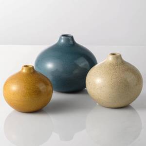 lot 15734 image: Uiddo Ceramic Vase Set of 3,Small Vase for Home Decor,Mini Flower Vase, Decorative Vase for Table Living Room,Bedroom, Kitchen, Bathroom, Bookshelf