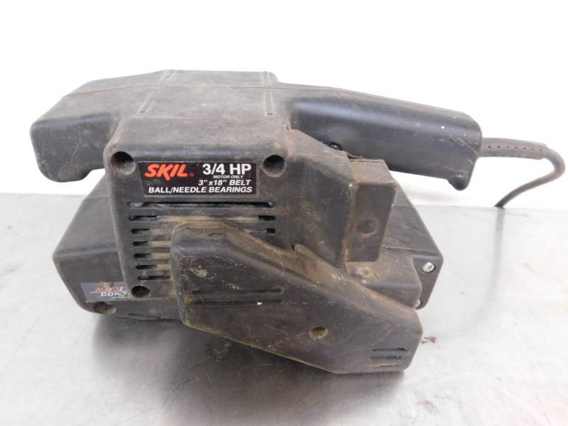lot 1720 image: Skil Belt Sander