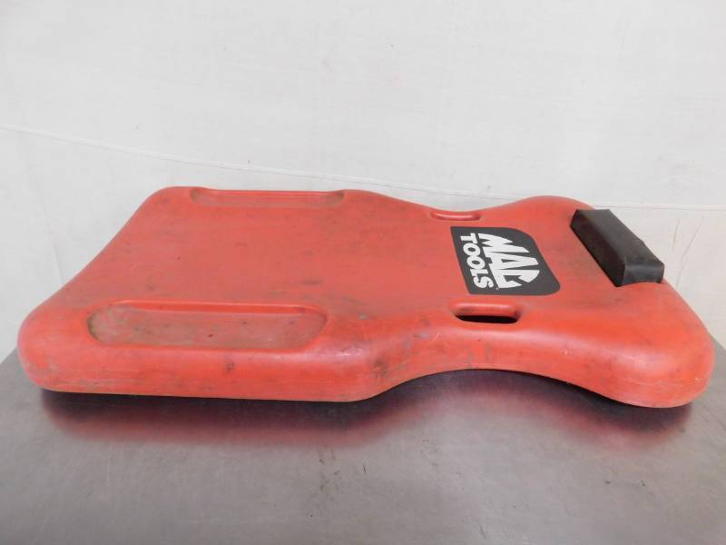lot 1689 image: Mac Tools Mechanics Creeper