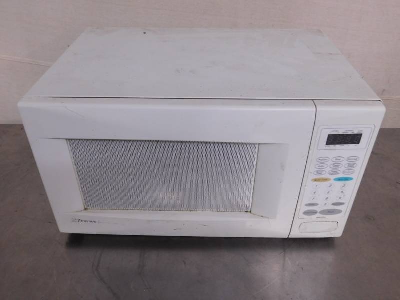 lot 1758 image: Emerson Microwave