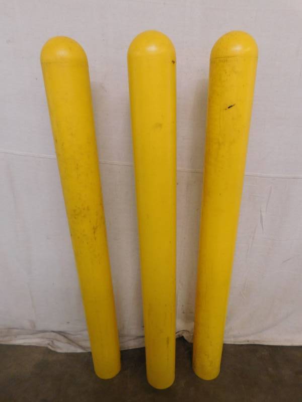lot 1684 image: 3 Ideal Shield Pylon Protector