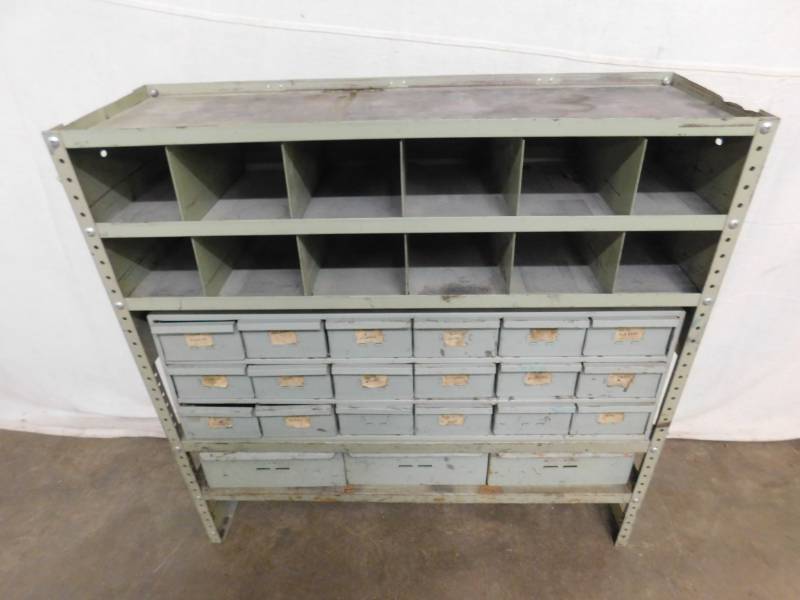 lot 1686 image: Metal Cabinet