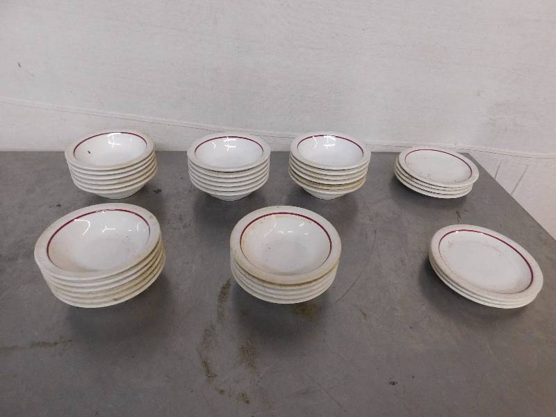 lot 1157 image: Ceramic&nbspSaucers, Bowls and Salsa Bowls