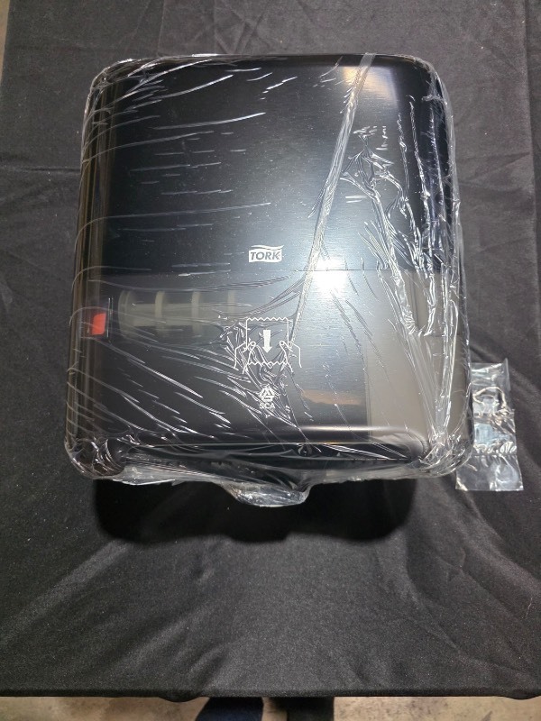 lot 3567061 image: Tork Matic Manual Roll Towel Dispenser - Plastic, Black MSRP $52 - Retail $52