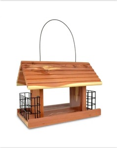 lot 4421053 image: PenningtonCedar Grand Snack Shack Bird Feeder - Retail $24