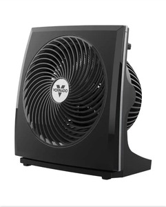 lot 4421089 image: Vornado573T 7 in. 3-Speed Desk Fan in Black with Adjustable Tilt - Retail $39
