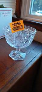lot 23896 image: Vintage Textured Diamond Clear Cut Glass Stem Candy Dish