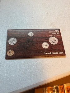 lot 24106 image: 1985 Uncirculated Coin Set D & P Mint Marks