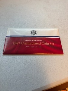 lot 24114 image: 1987 Uncirculated Coin Set with D & P Mint Marks