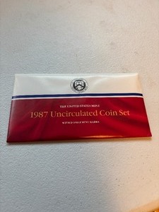 lot 24116 image: 1987 Uncirculated Coin Set with D & P Mint Marks