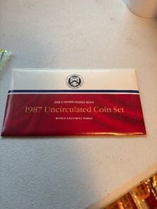 lot 24117 image: 1987 Uncirculated Coin Set with D & P Mint Marks