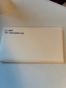 lot 24136 image: US Mint 1977 Uncirculated Coins