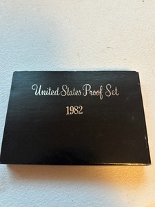 lot 24174 image: United States Proof Set 1982