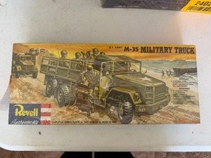 lot 23996 image: Factory Sealed Revell Authentic Kit Miltary Truck H537129