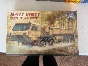 lot 24007 image: Factory Sealed Italeri M-977 HEMTT Heavy 10t U.S. Truck Collectors Item
