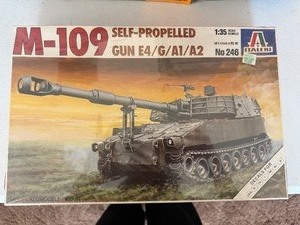 lot 24019 image: Factory Sealed Italeri M-109 E4GA1A2 Self-Propelled Gun Model Kit Collectors Item