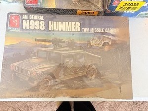 lot 24023 image: Factory Sealed AM General M998 Hummer Tow Missile Carrier Model Kit Collectors Item