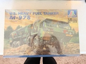 lot 24026 image: Factory Sealed Italeri US Heavy Fuel Tanker M-978 Model Kit Collectors Item