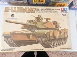 lot 24029 image: Tamiya M-1 Abrams Main Battle Tank Model Kit Collectors Item