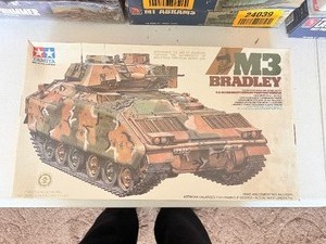 lot 24032 image: Tamiya M3 Bradley CFV Model Kit Collectors Item