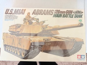 lot 24035 image: Factory Sealed Tamiya M1A1 Abrams 120mm Gun Main Battle Tank Model Kit Collectors Item