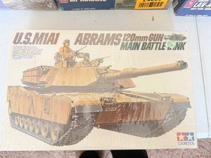 lot 24036 image: Factory Sealed Tamiya M1A1 Abrams 120mm Gun Main Battle Tank Model Kit Collectors Item
