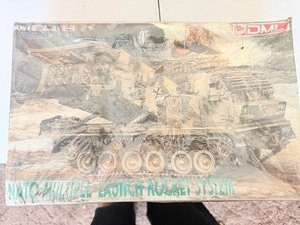 lot 24045 image: Factory Sealed DML Modern AFV Series Nato MLRS Multiple Launch Rocket System Model Kit Collectors Item