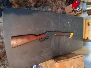 lot 25773 image: Daisy MFG. Company Rifle Level Style BB Gun