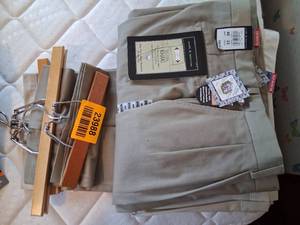 lot 23988 image: 3 Pairs of Croft & Barrow Khaki Pants Size 40x32