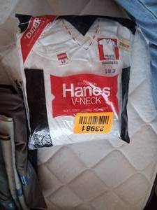 lot 23981 image: Brand New in Packaging Mens White T-Shirts Size L Brands Hanes and K-Marts