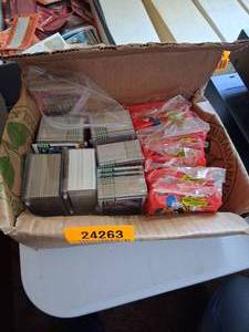 lot 24263 image: Lot of Vintage Football Cards
