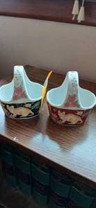 lot 23939 image: Vintage Porcelain Cat Trinket Baskets
