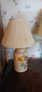 lot 23953 image: Beautiful Underwriter Labratories Floral Printed Lamp