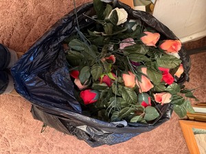 lot 24275 image: Bag of Fake Roses