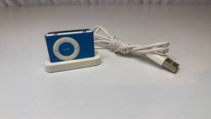 lot 19 image: Apple iPod Shuffle 2nd Generation Blue