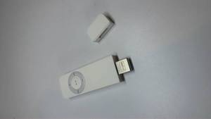 lot 28 image: Apple iPod Shuffle 1st Generation White