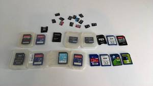 lot 72 image: Mixed Lot SD Memory Cards Collection