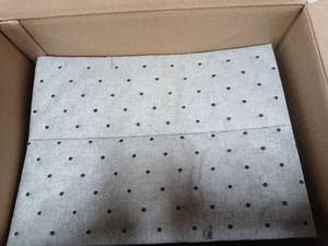 lot 63867 image: Heavy Absorbancy 13x18 Gray Spill Absorbing Pads Package Of 100